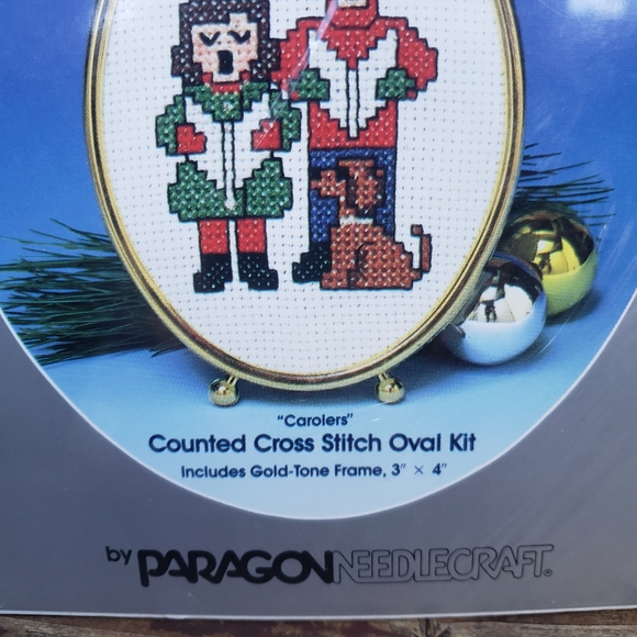 Vintage Paragon Needlecraft - Counted Cross Stitch Oval Kit - Carolers - Picture 3 of 12